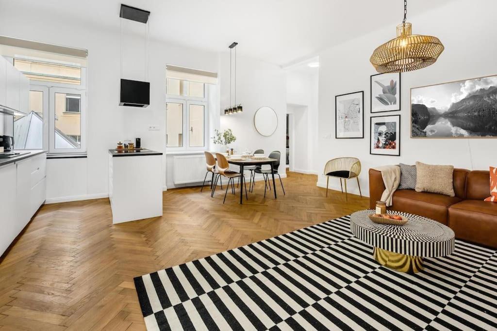 Stylovy Apartman V Centre Mesta Bratislava Buitenkant foto