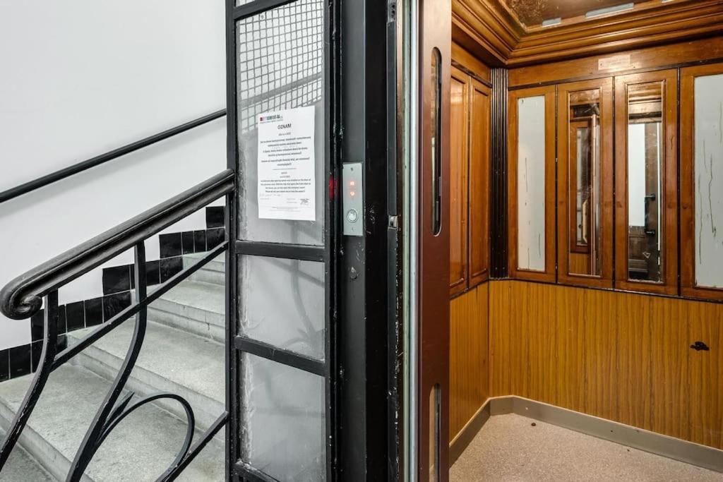 Stylovy Apartman V Centre Mesta Bratislava Buitenkant foto